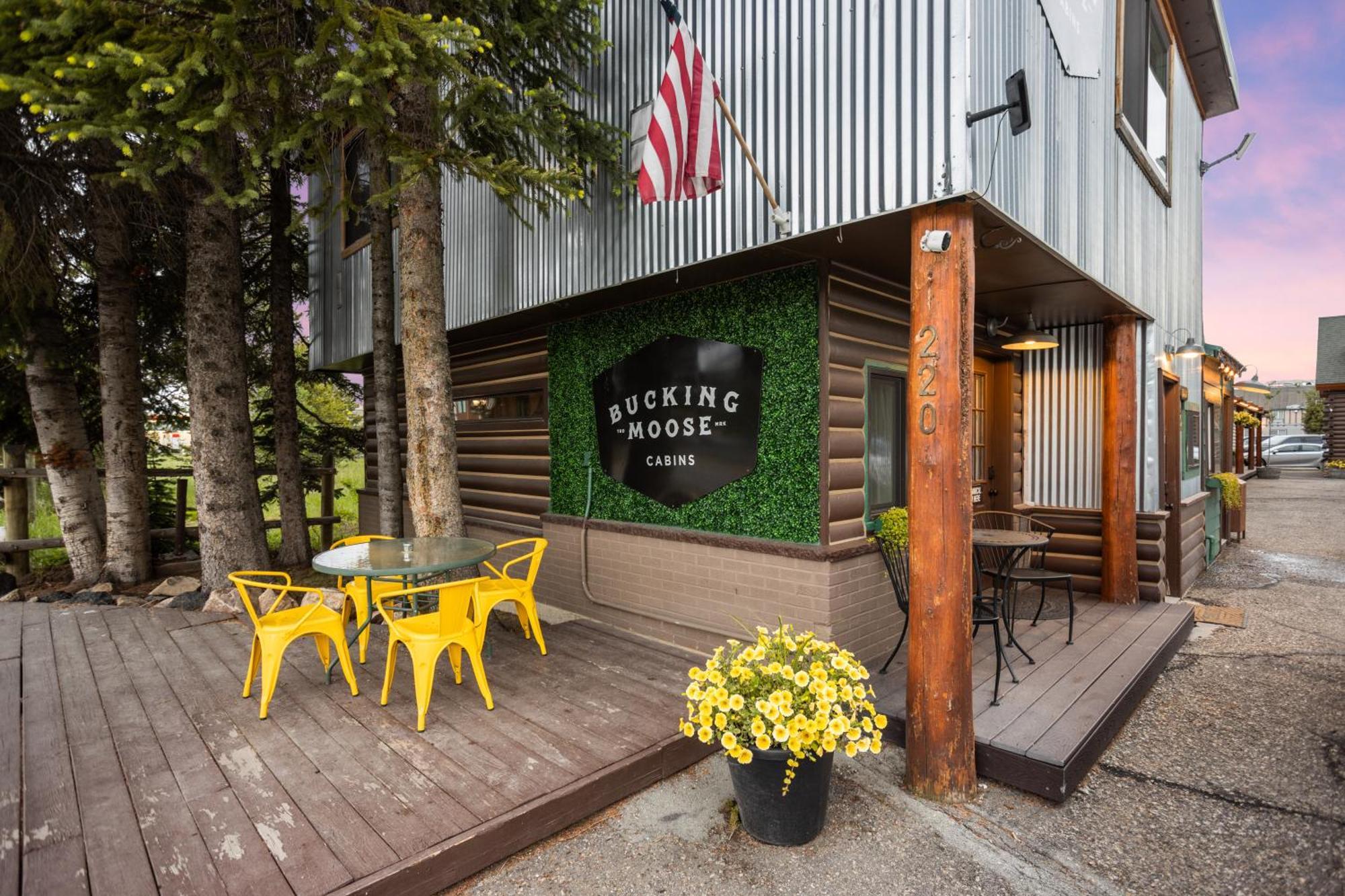 The Bucking Moose 호텔 웨스트 엘로스톤 외부 사진